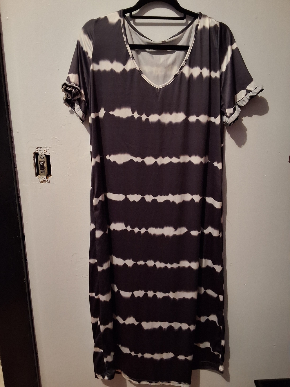 Black and White Tie-Dye Midi Dress